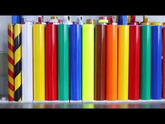 Folha de vinil para sinalização de trânsito auto-aderente micro-prismática retroreflectiva