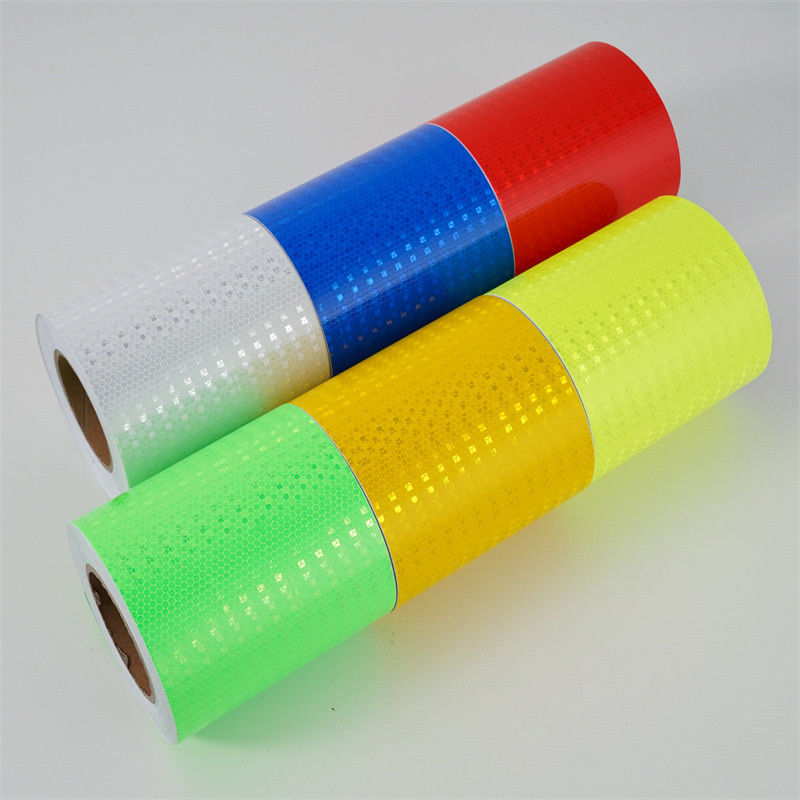 Faixa refletora micro-prismática colorida personalizada amarelo verde preto seta adesiva prismática para segurança no trânsito