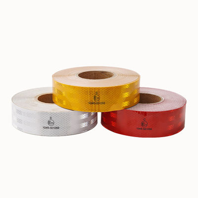 Bom preço PET Prismático ECE 104R Faixa Refletora Adesivo Refletor Para Veículo Camião on-line