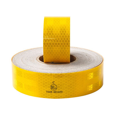Bom preço ECE 104 Acrílico Branco Vermelho Amarelo Faixa Refletora Prismática de Veículo Para Aviso de Segurança de Camiões on-line