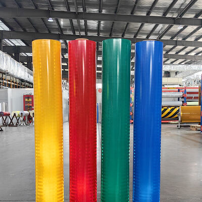 Bom preço Folha refletora prismática HIP com estrutura micro prismática, durabilidade de 10 anos e conformidade ASTM D4956 Tipo IV para sinais de trânsito on-line