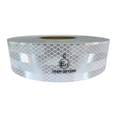 Bom preço Fita refletiva ECE 104R com tecnologia microprismática de alumínio para 5 anos de visibilidade veicular on-line